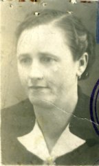 Ateliértový portrét Emílie Balcárková třicetileté. 